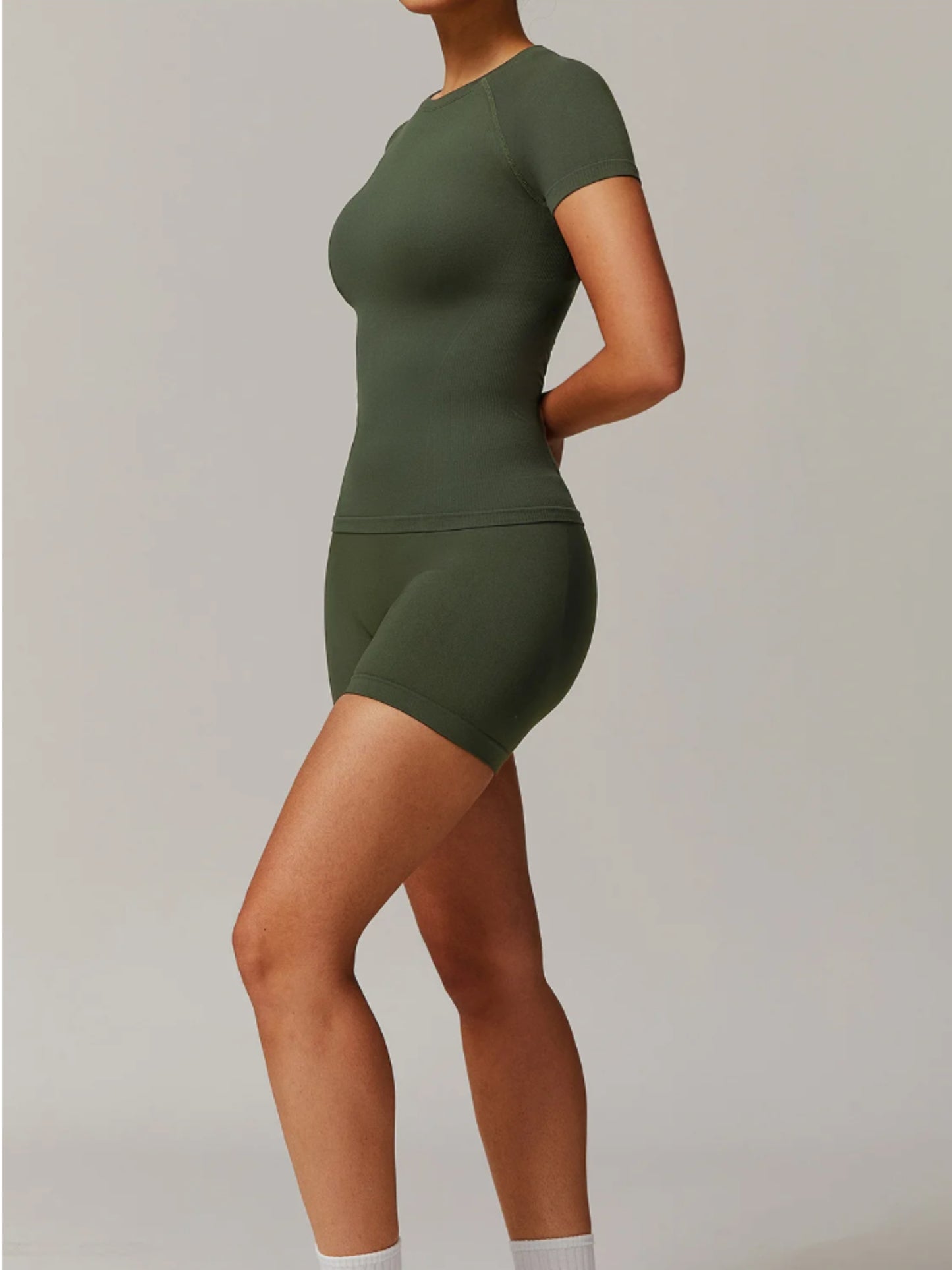 The Seemless Support Tee - Sculping Comfort