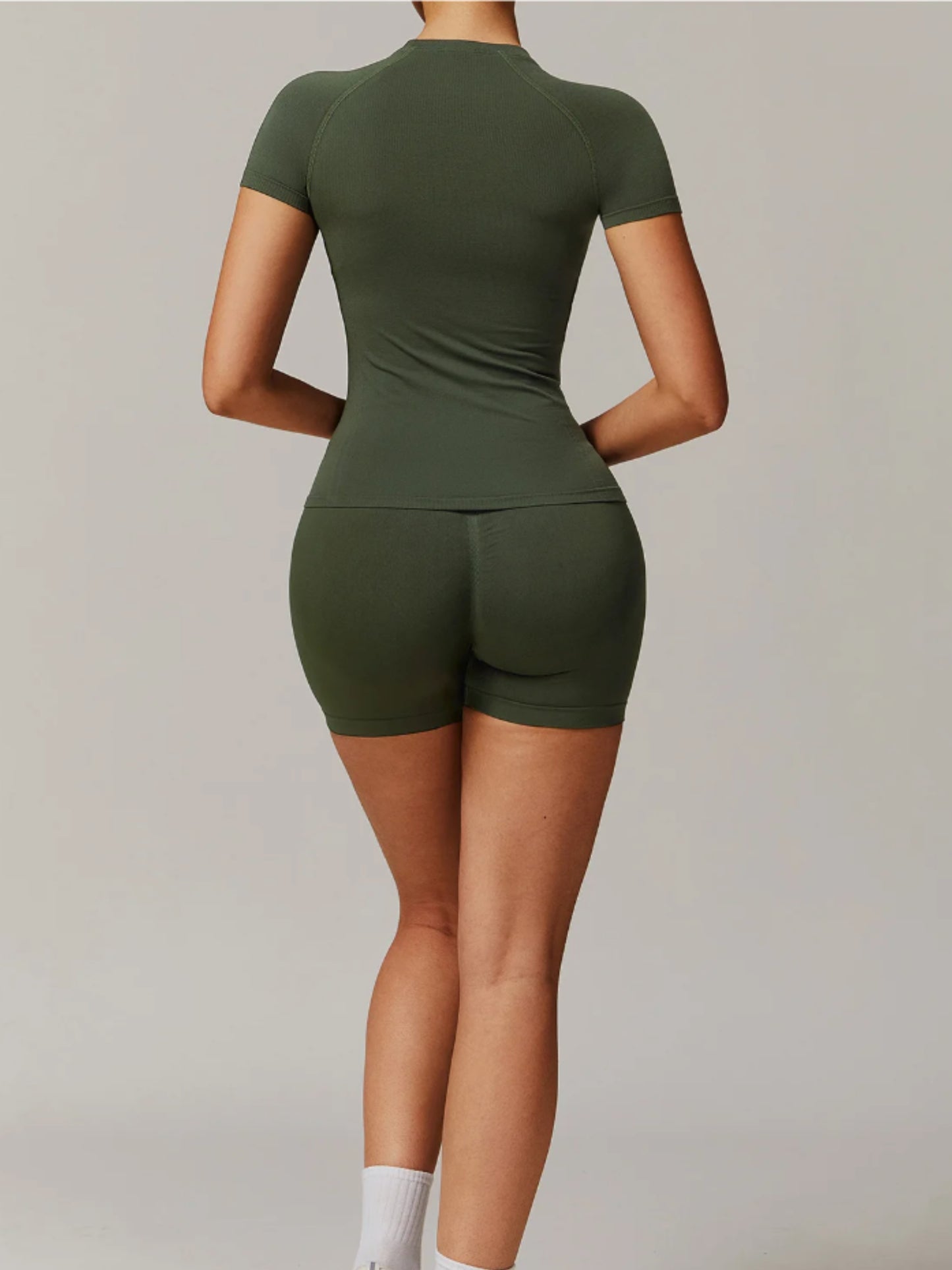 The Seemless Support Tee - Sculping Comfort
