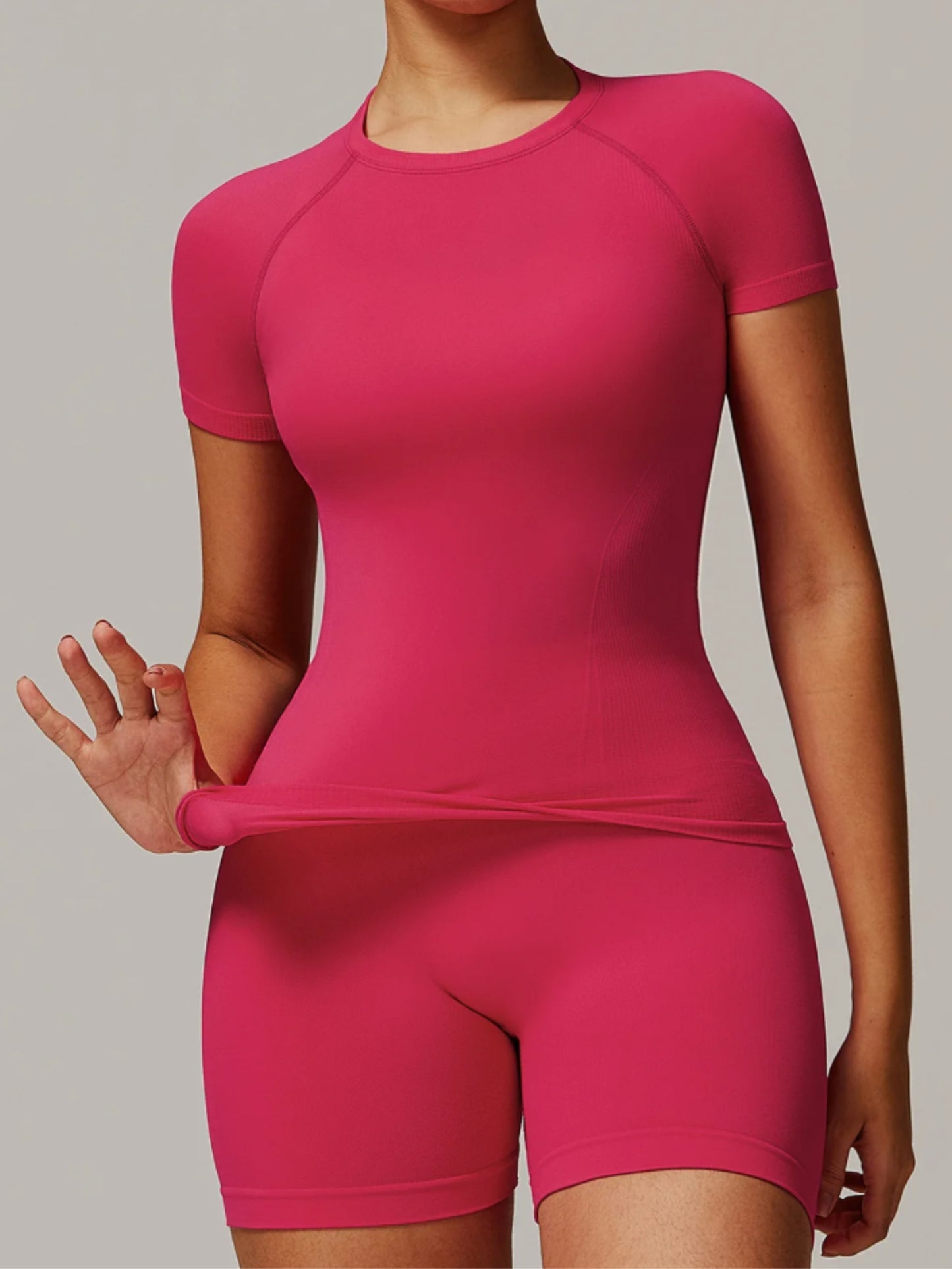 The Seemless Support Tee - Sculping Comfort
