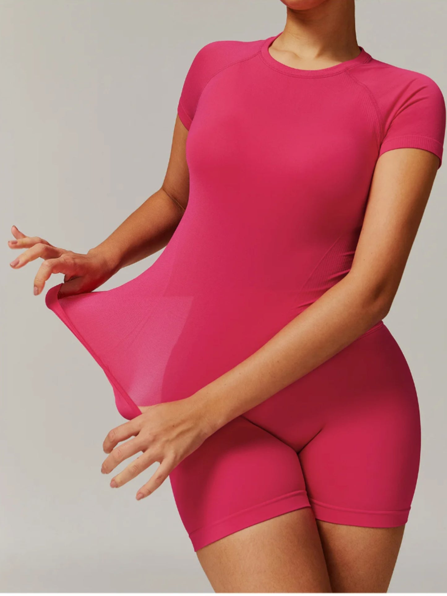 The Seemless Support Tee - Sculping Comfort
